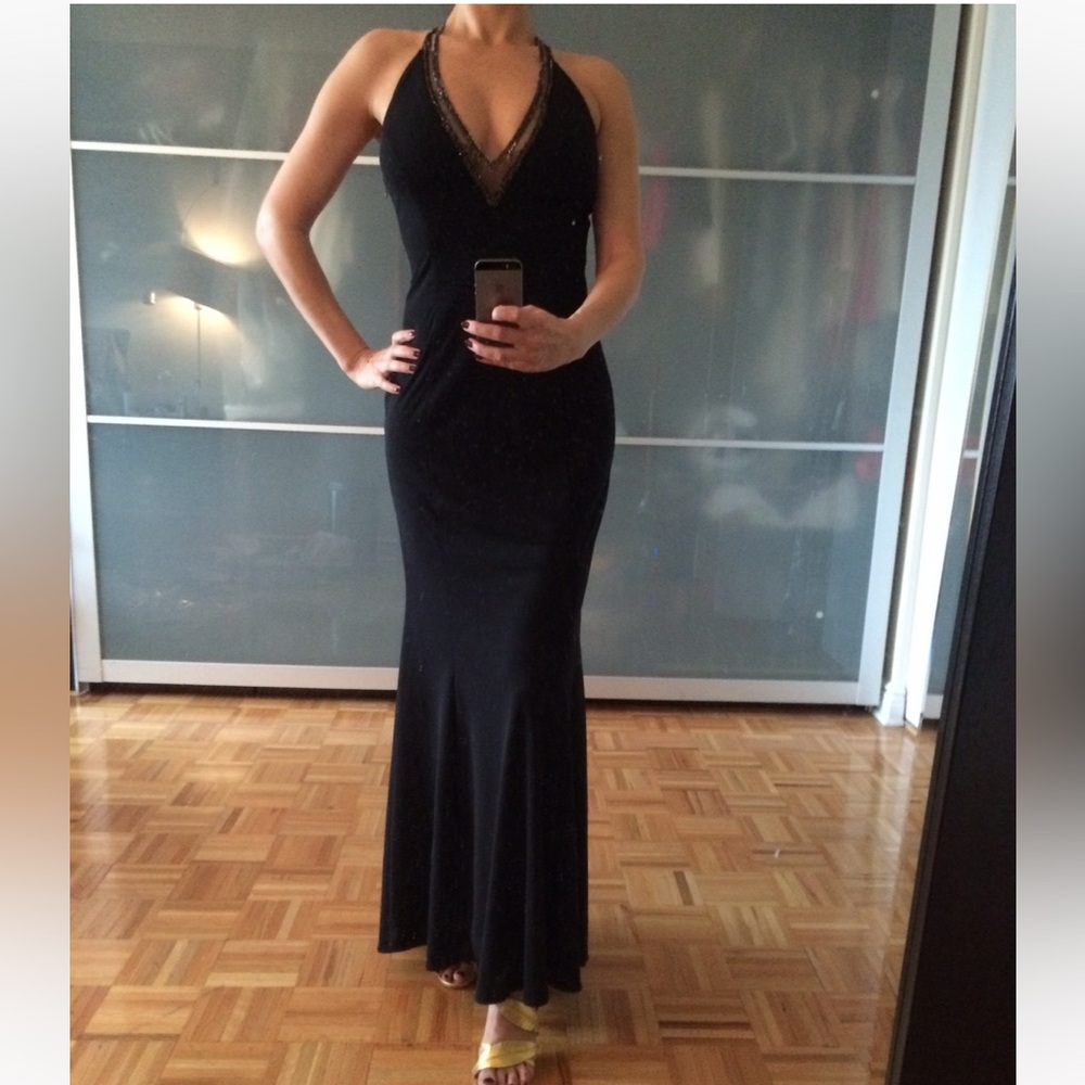 Elegant Black V-Neck Maxi Dress